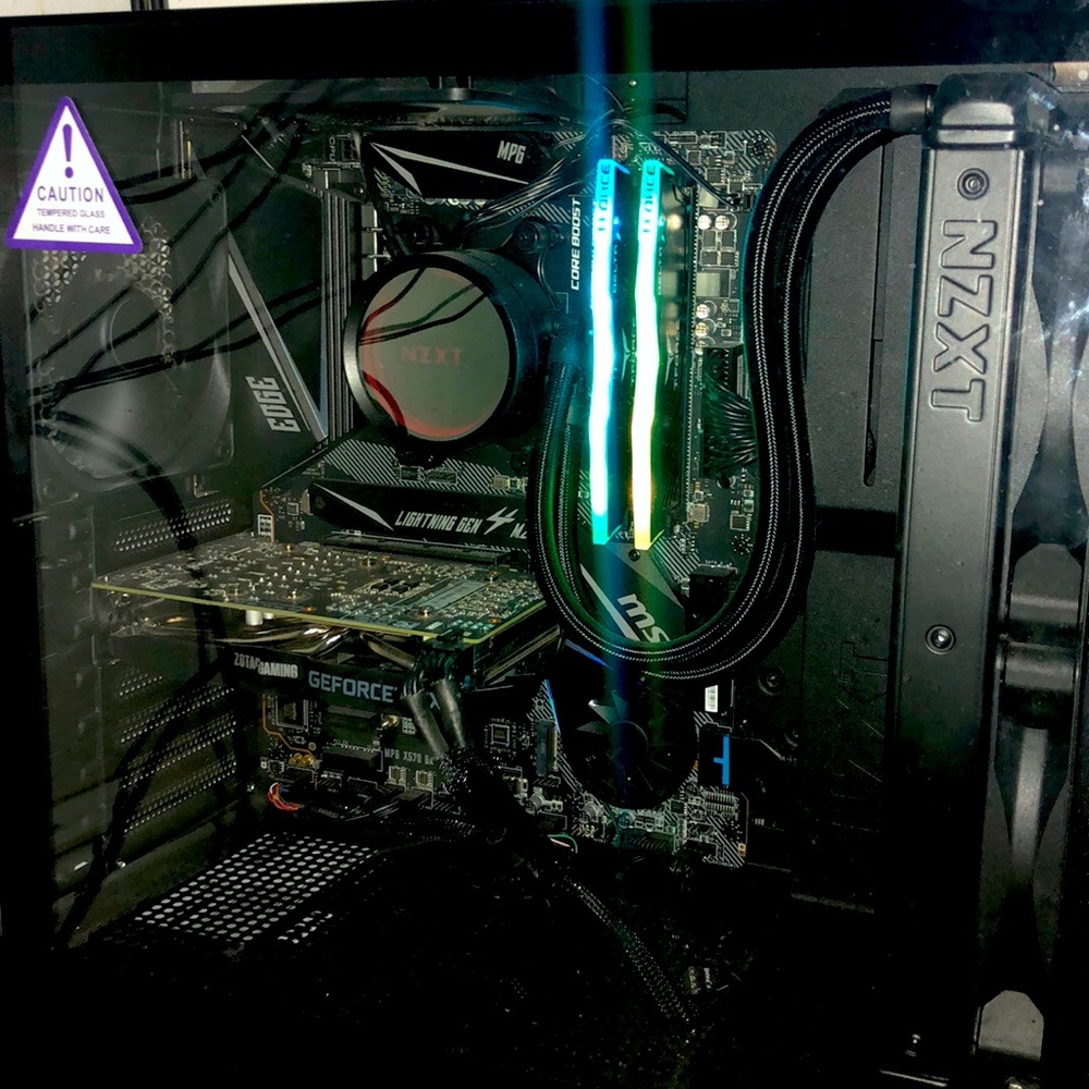 Custom Gaming Computer Made By NZXT!